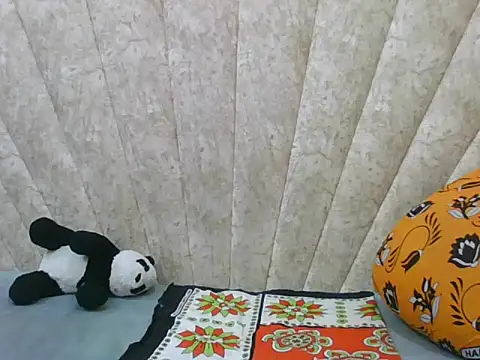 Sexy Villagegal online show from September 13, 5:35 pm