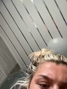 IrishTeenBarbie69 online show from March 22, 1:36 pm