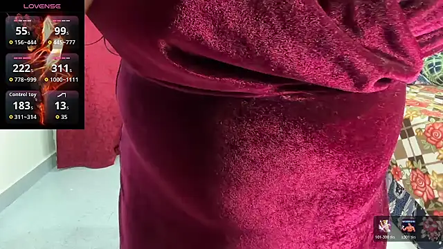 Snapshot of Aishwarya_101_ chatting on December 17, 7:58 am Aishwarya 101 online show from December 17, 7:58 am