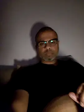 Snapshot of desi_black_cock chatting on December 2, 10:28 am desi black cock online show from December 2, 10:28 am