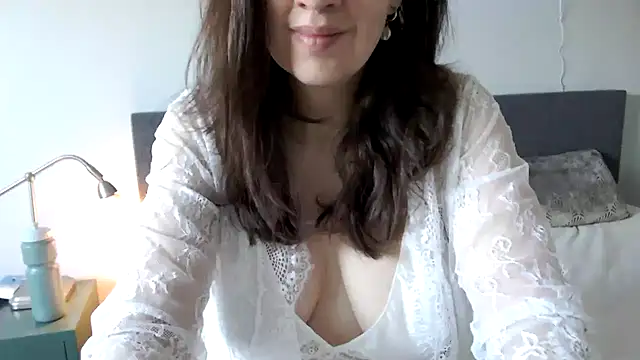 Ella Next Door online show from March 3, 8:16 am