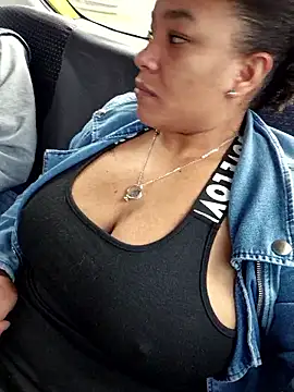 Snapshot of Selket11 chatting on November 30, 3:27 pm Selket11 online show from November 30, 3:27 pm