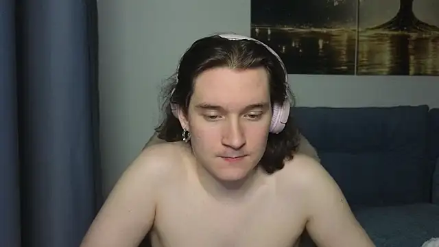 MoreRealAlex online show from June 1, 3:52 am