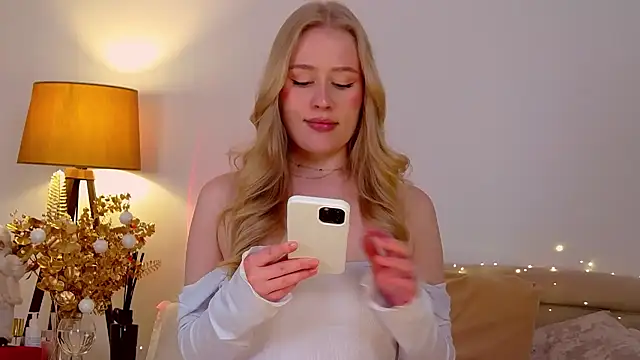 JuliaJaee online show from December 26, 10:31 pm