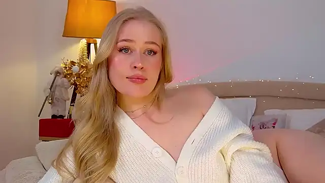 JuliaJaee online show from January 1, 8:37 pm