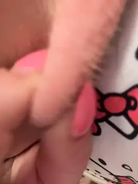 Snapshot of charmillebr chatting on March 23, 3:32 am charmillebr online show from March 23, 3:32 am