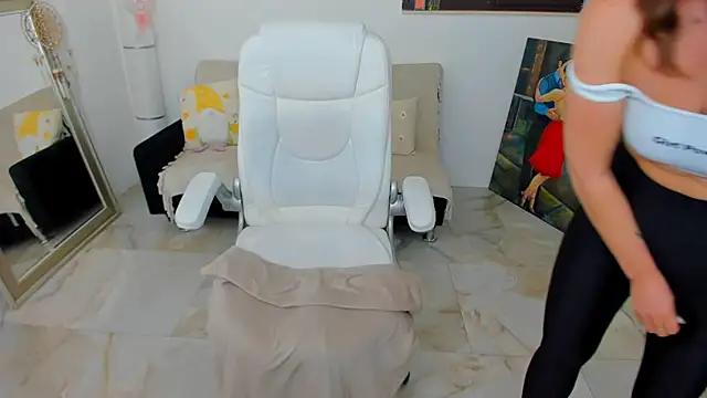 Snapshot of Darya_Baby chatting on December 4, 7:33 pm Darya Baby online show from December 4, 7:33 pm