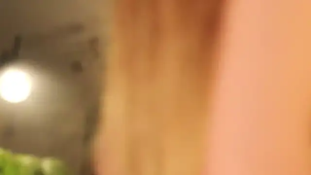 Snapshot of Sandy-the-Squirrel chatting on March 6, 5:11 pm Sandy-the-Squirrel online show from March 6, 5:11 pm