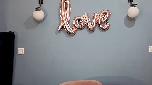 Snapshot of AnnaMaee chatting on March 15, 1:52 am AnnaMaee online show from March 15, 1:52 am