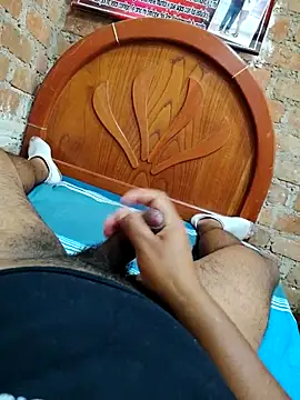 Snapshot of Dnick2 chatting on December 15, 9:19 pm Dnick2 online show from December 15, 9:19 pm