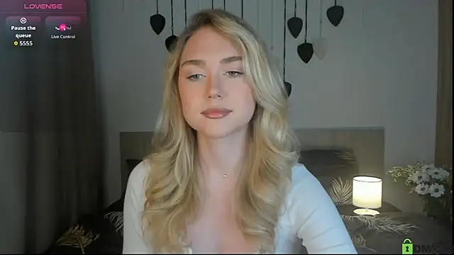 TheVanessaMaes online show from October 20, 8:09 pm