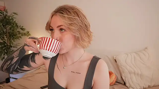 kris69kiss online show from March 24, 1:27 pm