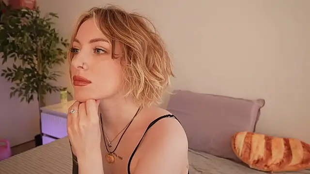 kris69kiss online show from March 31, 1:22 pm