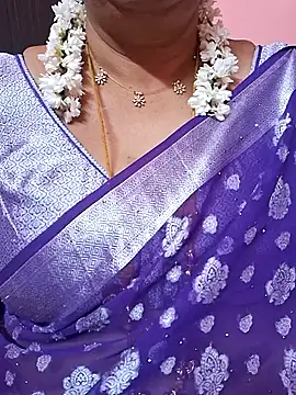 Snapshot of ananya956 chatting on June 10, 4:56 am ananya956 online show from June 10, 4:56 am