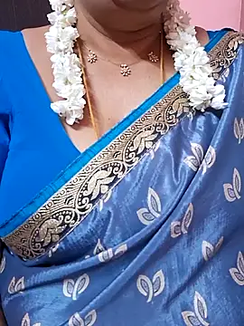 Snapshot of ananya956 chatting on June 10, 9:57 pm ananya956 online show from June 10, 9:57 pm