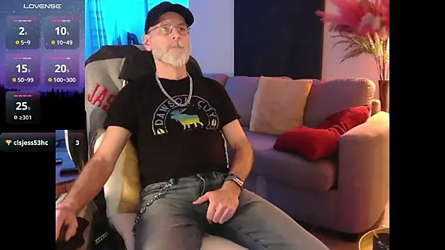 Snapshot of Towndude123 chatting on March 16, 3:04 am Towndude123 online show from March 16, 3:04 am