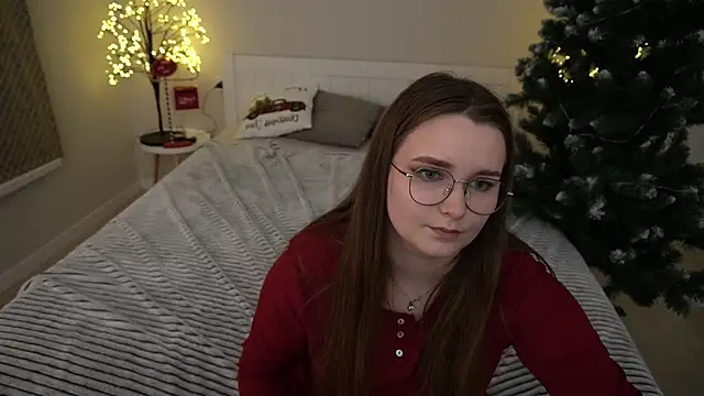 MagicPeachh  online show from December 9, 8:23 pm