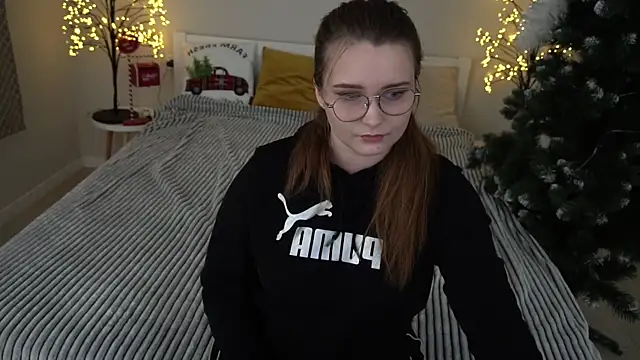 MagicPeachh  online show from January 2, 2:13 pm