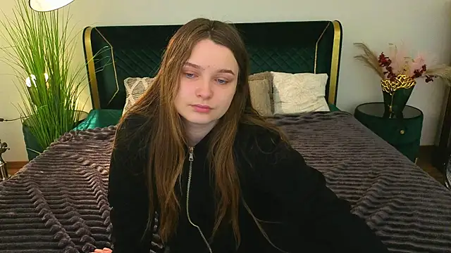 MagicPeachh  online show from April 10, 5:34 am