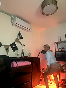 Ramona Flower online show from October 14, 1:06 am