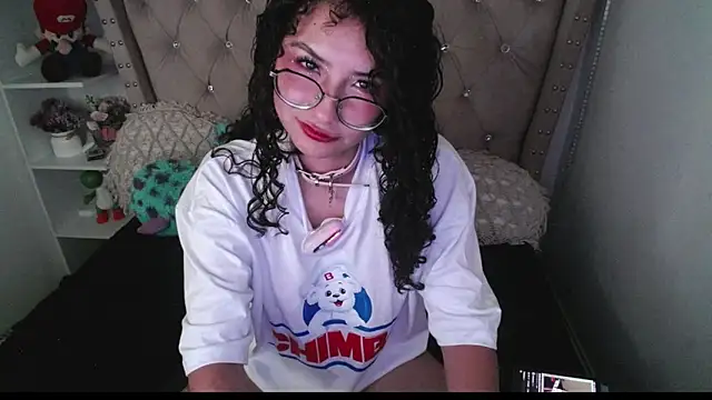 Snapshot of CherieCurl chatting on September 30, 2:38 am CherieCurl online show from September 30, 2:38 am