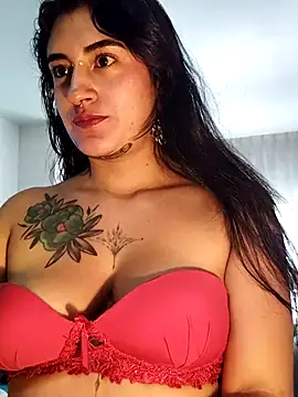 Snapshot of Lilith_Pink chatting on February 15, 4:34 pm Lilith Pink online show from February 15, 4:34 pm