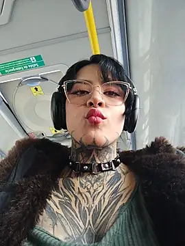 taaylor33 online show from March 10, 4:45 pm