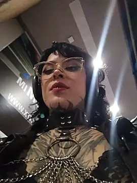 taaylor33 online show from May 15, 11:23 pm