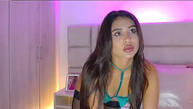 HaileyBaldwin online show from December 11, 12:54 am