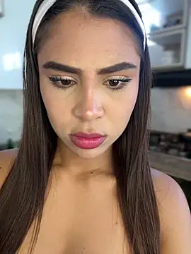 HaileyBaldwin online show from January 6, 7:35 pm