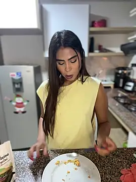 HaileyBaldwin online show from January 9, 3:36 am