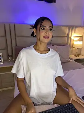 HaileyBaldwin online show from February 6, 9:28 pm