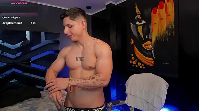 Johan Williams 07 online show from March 27, 5:35 am