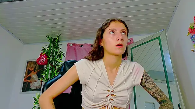 scarlet-jonesx online show from February 18, 11:33 pm