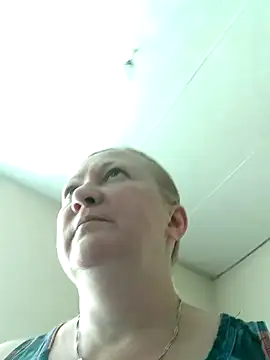 blondyaguar online show from July 14, 2:56 pm