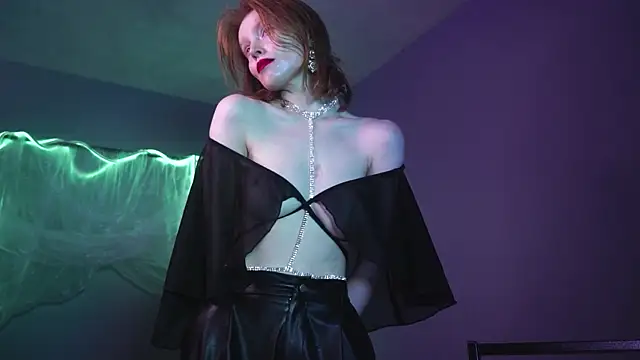 ginger hugs online show from December 20, 10:11 pm