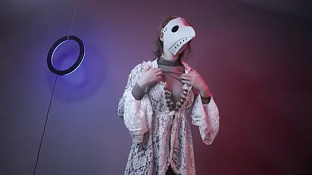 ginger hugs online show from October 30, 10:10 pm