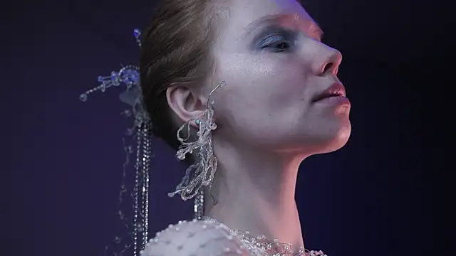 ginger hugs online show from February 17, 10:05 pm