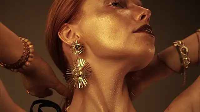 ginger hugs online show from March 23, 10:14 pm