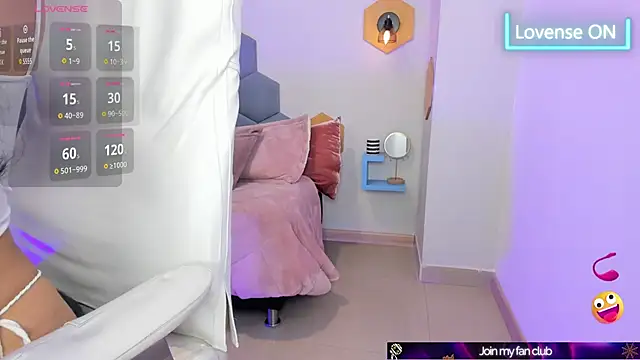 Snapshot of Chloe_fischer_ chatting on October 22, 3:45 pm Chloe fischer online show from October 22, 3:45 pm