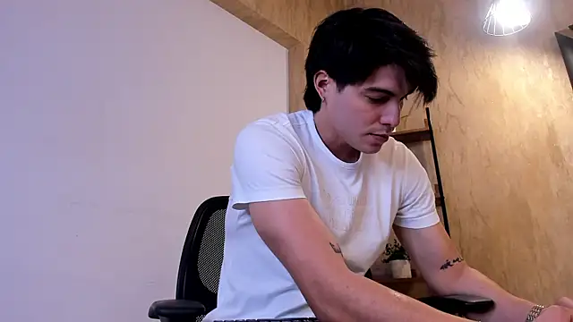 Snapshot of Karimferrer chatting on February 7, 7:39 pm Karimferrer online show from February 7, 7:39 pm