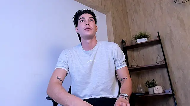 Snapshot of Karimferrer chatting on February 16, 3:35 am Karimferrer online show from February 16, 3:35 am