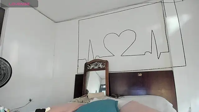 latinaStepmom online show from April 14, 10:49 pm