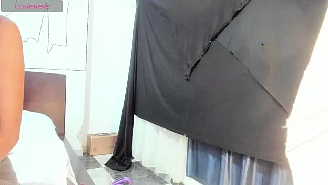 latinaStepmom online show from April 21, 1:42 am