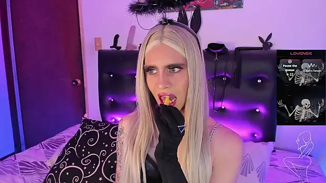 Snapshot of AngelsJones21 chatting on October 30, 4:08 pm AngelsJones21 online show from October 30, 4:08 pm