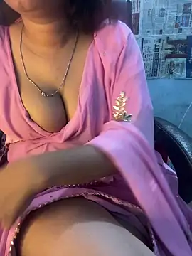 Snapshot of Spicy_sari_girl chatting on May 16, 2:19 am Spicy sari girl online show from May 16, 2:19 am