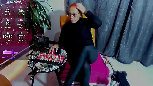 Snapshot of BrendaSex_Hot chatting on October 9, 10:30 pm BrendaSex Hot online show from October 9, 10:30 pm