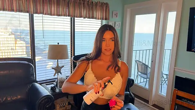 Snapshot of Lilmissbigguy chatting on October 24, 9:55 pm Lilmissbigguy online show from October 24, 9:55 pm