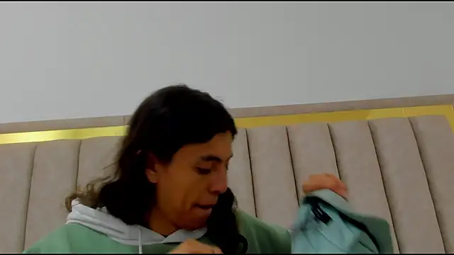 FreyaMoller online show from December 5, 1:52 pm