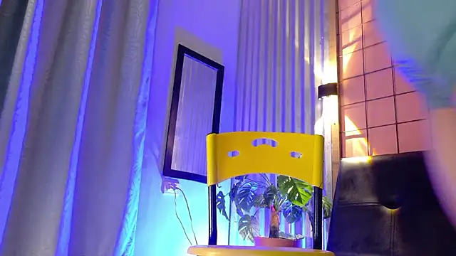 Snapshot of french_sexx chatting on February 12, 7:14 am french sexx online show from February 12, 7:14 am